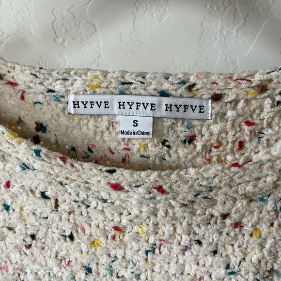 HYFVE| Women’s Super Soft Cream Speckled Crewneck Sweater, Size Small••• - Picture 4 of 14